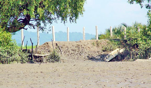 Pillar near Balukhali on Naf river