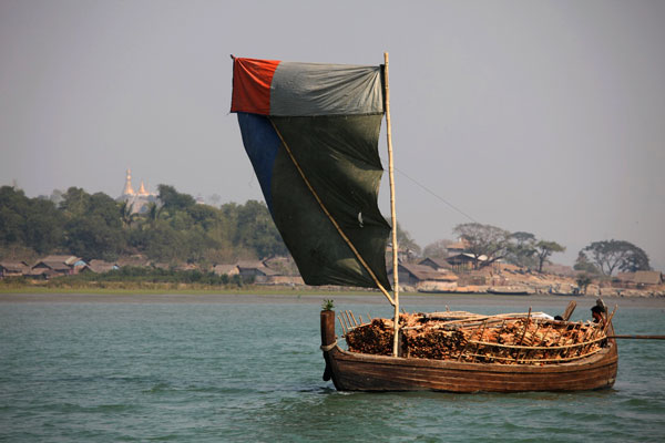 Kaladan-river-between-Sittwe-and-Mrauk-U