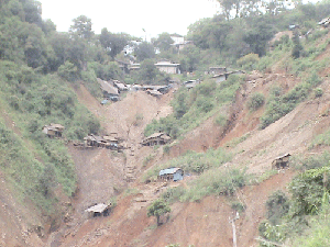 lead mining in Mawchi slides the cliff, Karenni State