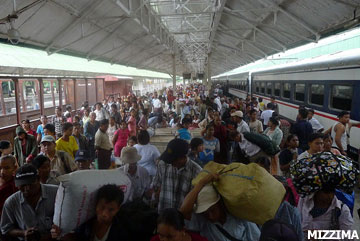 train-station-rangoon