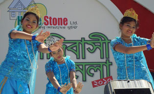 Bangladesh-an-Indigenous-peoples-fair-2010