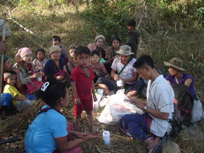 A Karen medic treats IDP’s inside Karen State. 