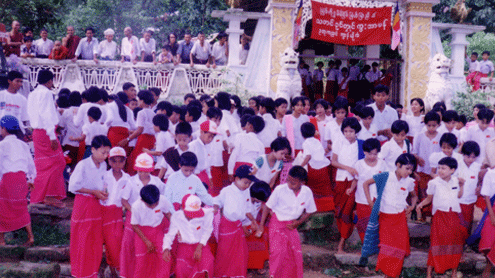 မွန်ပြည်နယ် ချောင်းဆုံမြို့နယ်မှ နွေရာသီ မွန်စာပေသင်တန်း သင်တန်းသား/သူများ လက်ခံကြိုဆိုပွဲ (ဓာတ်ပုံ-လွတ်လပ်သော မွန်သတင်းအေဂျင်စီ)