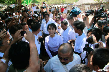 suu-kyi-visits-mount-popa-10-1s