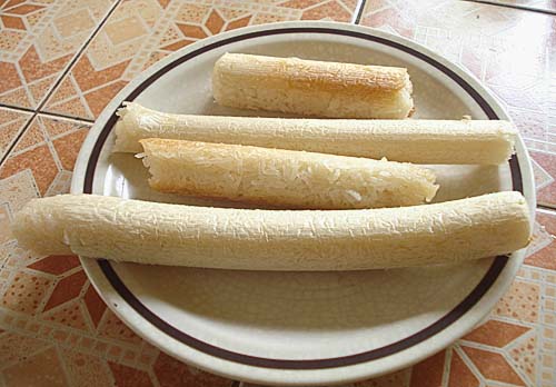 Sticky rice roasted in bamboo