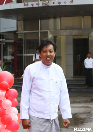 Irrawaddy-Bank-Zaw-Zaw