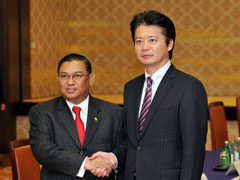 Koichiro-Gemba-and-Wunna-Maung-Lwin