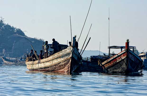 Fishing-Boats-Ngapali-Rakhine-state-Myanmar