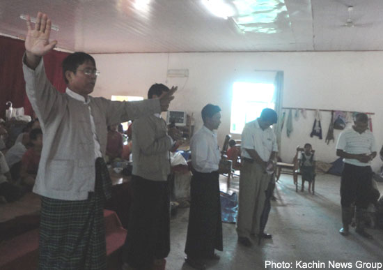 kachin_church_prayer