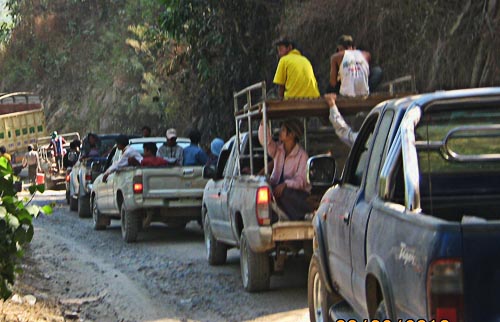 Myawaddy-Kawkareik_car_road