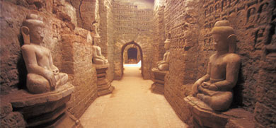 mrauk-u-buddha-images