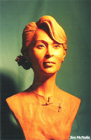 Sculpting-Aung-San-Suu-Kyi2