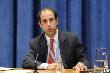 quintana-speaking-at-un