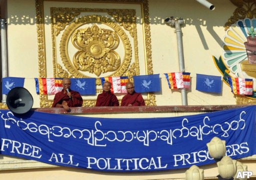 monks-protest-in-mandalay-1