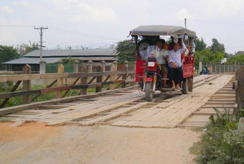 0030-nam._khin_bridge