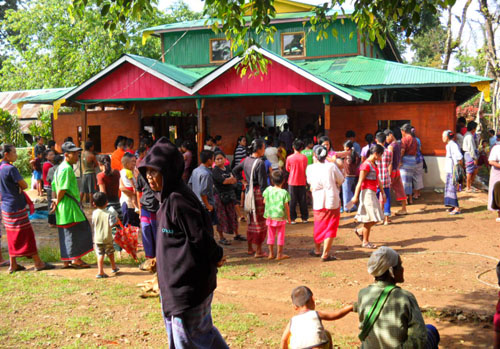 Refugees in Nu Po camp (Photo-KIC )