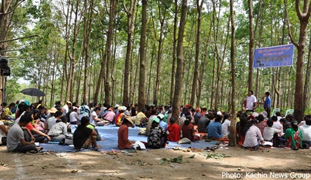 kachin-prayer-jawmbum2