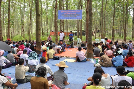 kachin-prayer-jawmbum3