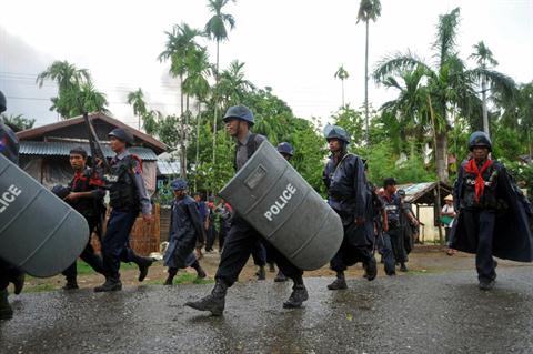 Burma-police-in-Rakhaine-state