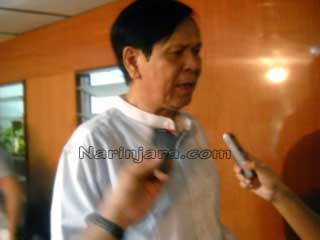 Photo-of-U-Aye-tha-Aung-interview