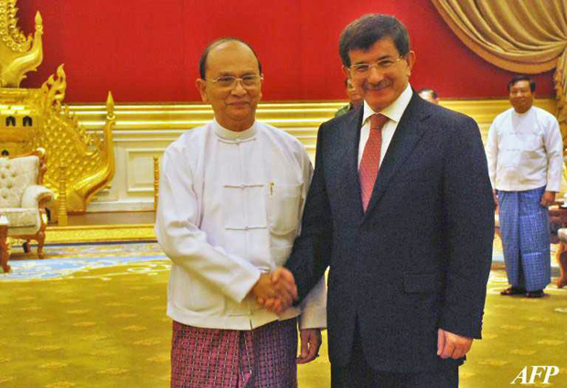 Thein-Sein-shakes-hands-with-Ahmet-Davutoglu