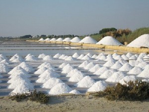 A salt farming in Bangladesh ( photo- internet)