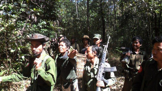 Burma Army troops on road before handshake with Karen soldiers 28 January 2012