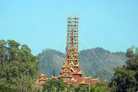 မဟာမုနိ ဂန္ဓကုဋီ ကျောင်းဆောင်အား မြင်တွေ့့ရစဉ််