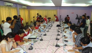 KNU-and-Government-representatives-peace-talk