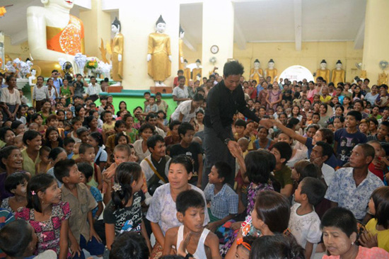 Arakanese victims in a monastery of Sittwe.