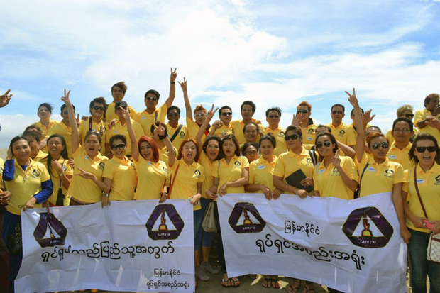 Burmese Motion Picture Association Team on relief aid tour to Maungdaw