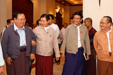 Hkun Htoon Oo, Aung Min (Minister), Khin Maung Swe (NDF) and Sai Nyunt Lwin at a reception in Yangon (Photo – Ko Phyo Gyi / Kawli Media)