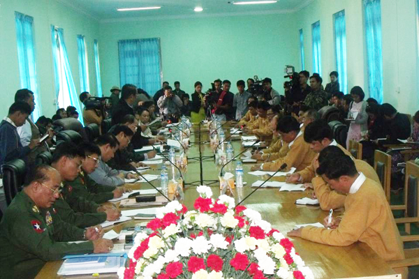 Talks hold between Naypyitaw and SSP/SSA, 28 January 2012 (Photo: Burma VJ)