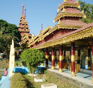 Two cannons were displayed at the museum of the Maha Muni Shrine in Kyauk Taw.