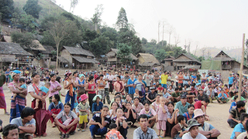 ကေအဲန်ပီပီ ဟောပြောပွဲမှာ တက်ရောက်လာတဲ့ ကရင်နီလူထုတွေ