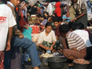 Market-in-Sittwe1-300x225