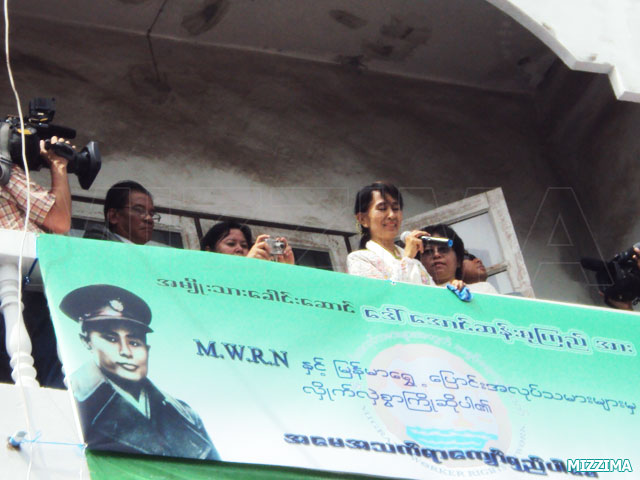 Suu-Kyi-in-Mahachai-Thailand-1