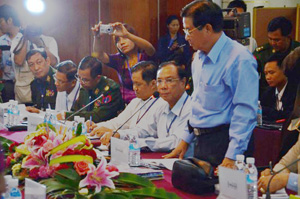 U Aung Min speaks during the meeting.