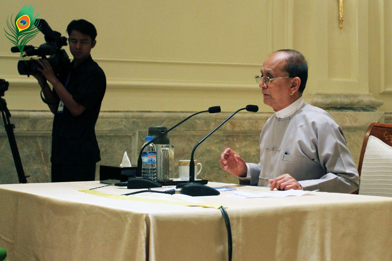 Thein-Sein-meets-with-journalists-in-Myanmar-2