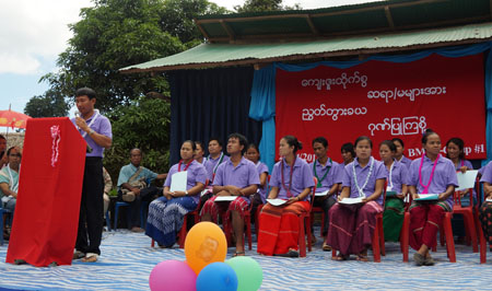 [ကရင်နီအမှတ်(၁) ဒုက္ခသည်စခန်းတွင် ကျင်းပသော ကမ္ဘာ့ဆရာ၊ဆရာမများနေ့ အခမ်းအနား၌ တွေ့ရသော ဆရာ၊ဆရာမများ (ဓါတ်ပုံ-ကေတီ)] ကရင်နီအမှတ်(၁) ဒုက္ခသည်စခန်းတွင် ကျင်းပသော ကမ္ဘာ့ဆရာ၊ဆရာမများနေ့ အခမ်းအနား၌ တွေ့ရသော ဆရာ၊ဆရာမများ (ဓါတ်ပုံ-ကေတီ)