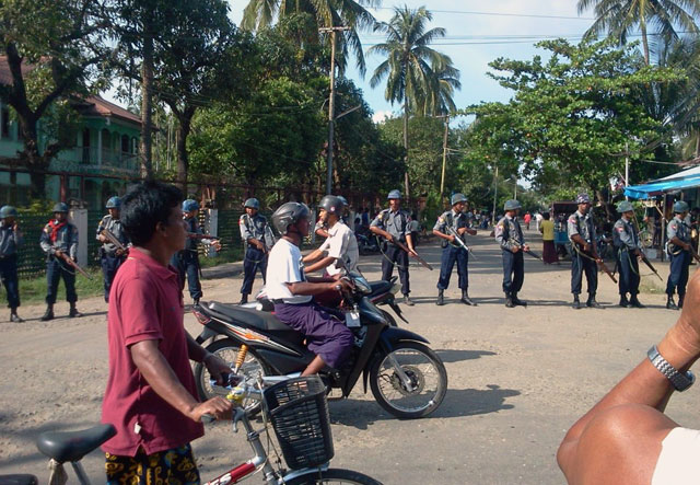 Sittwe-unrest-2892012