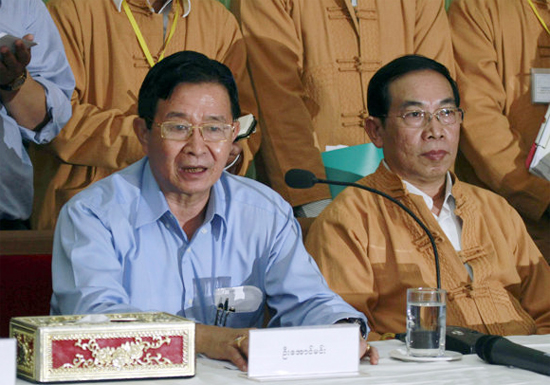 Aung Min, left, talks to journalists during a press conference with members of the Restoration Council of Shan State / Shan State Army (RCSS/SSA) in Kengtung, Golden Triangle Region, near the Thai border, in eastern Shan State, Myanmar, Saturday, May 19, 2012. (Photo: AP/Khin Maung Win)