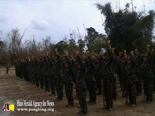 စခန်းမီးရှို့ခံရသဖြင့် မကျေမနပ်ဖြစ်နေသော RCSS တပ်သားထု