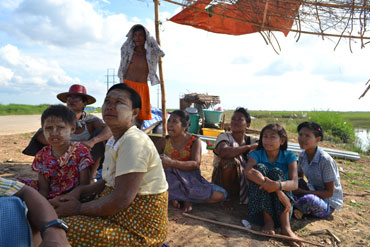 Fear of relocation ... residents of a fishing village at Thilawa say they've been asked to move, but they don't know where to go. (Victoria Bruce/ Mizzima)