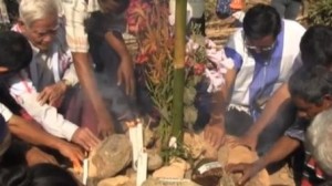 Dawei-villager-at-prayer-service