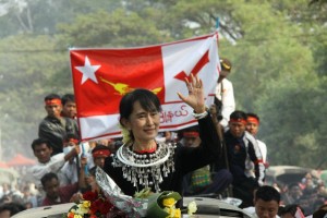 Suu-Kyi-at-Kachin-Photo-NLD