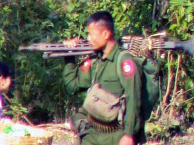 Burma-Army-Soldier-and-Weapon