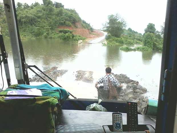 Flooding-Arakan-road