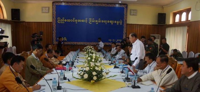 လားရှိူး ဆွေးနွေးပွဲ ကျင်းပစဉ် လားရှိူး ဆွေးနွေးပွဲ ကျင်းပစဉ် ( ဓါတ်ပုံ - SSPP)