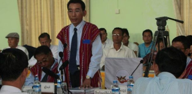 ကယားပြည်နယ်တိုးတက်စေရေးအတွက် တင်ပြနေသော ဒုတိယဥက္ကဌ ခူဦးရယ် (ဓါတ်ပုံ - KNPP)